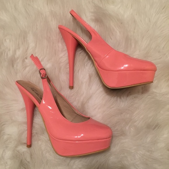 π π Peachy Pink sling back Stilettos - Picture 2 of 4